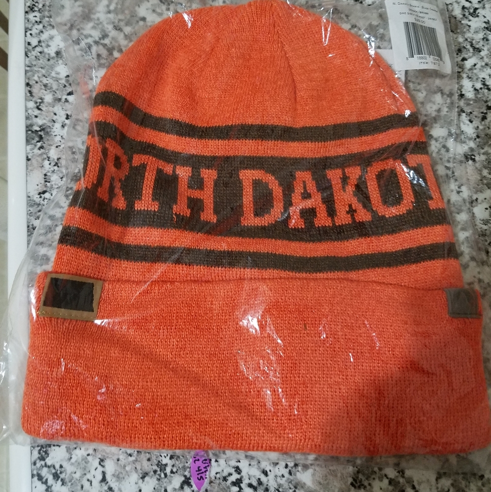 Cirque Unisex North Dakota Winter Beanie